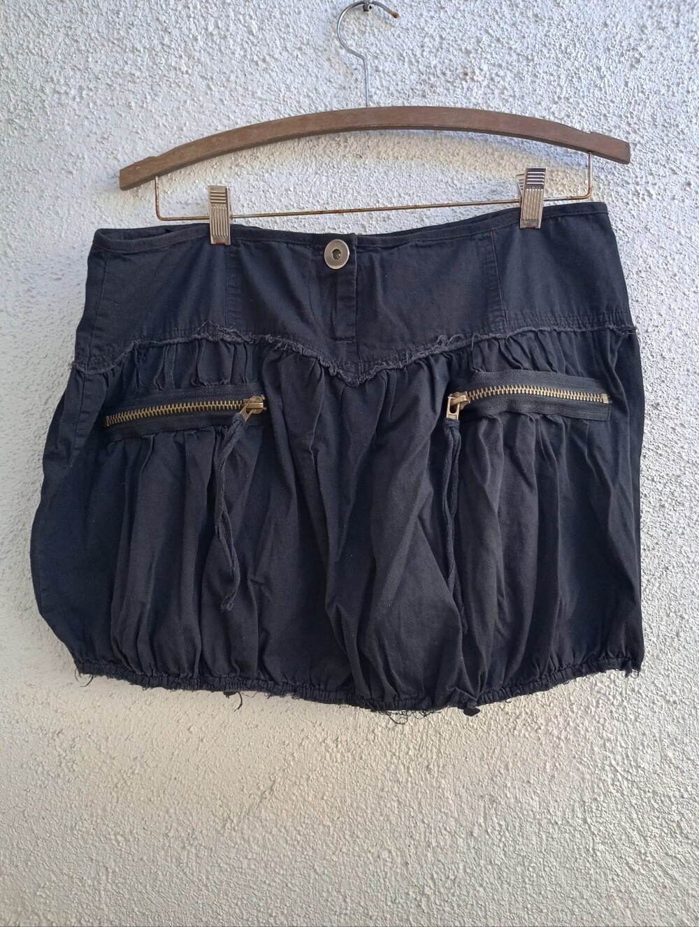 Vtg Y2K Black Utility Bubble Mini Skirt Cargo Zip Pockets Frayed Edge Drop Waist